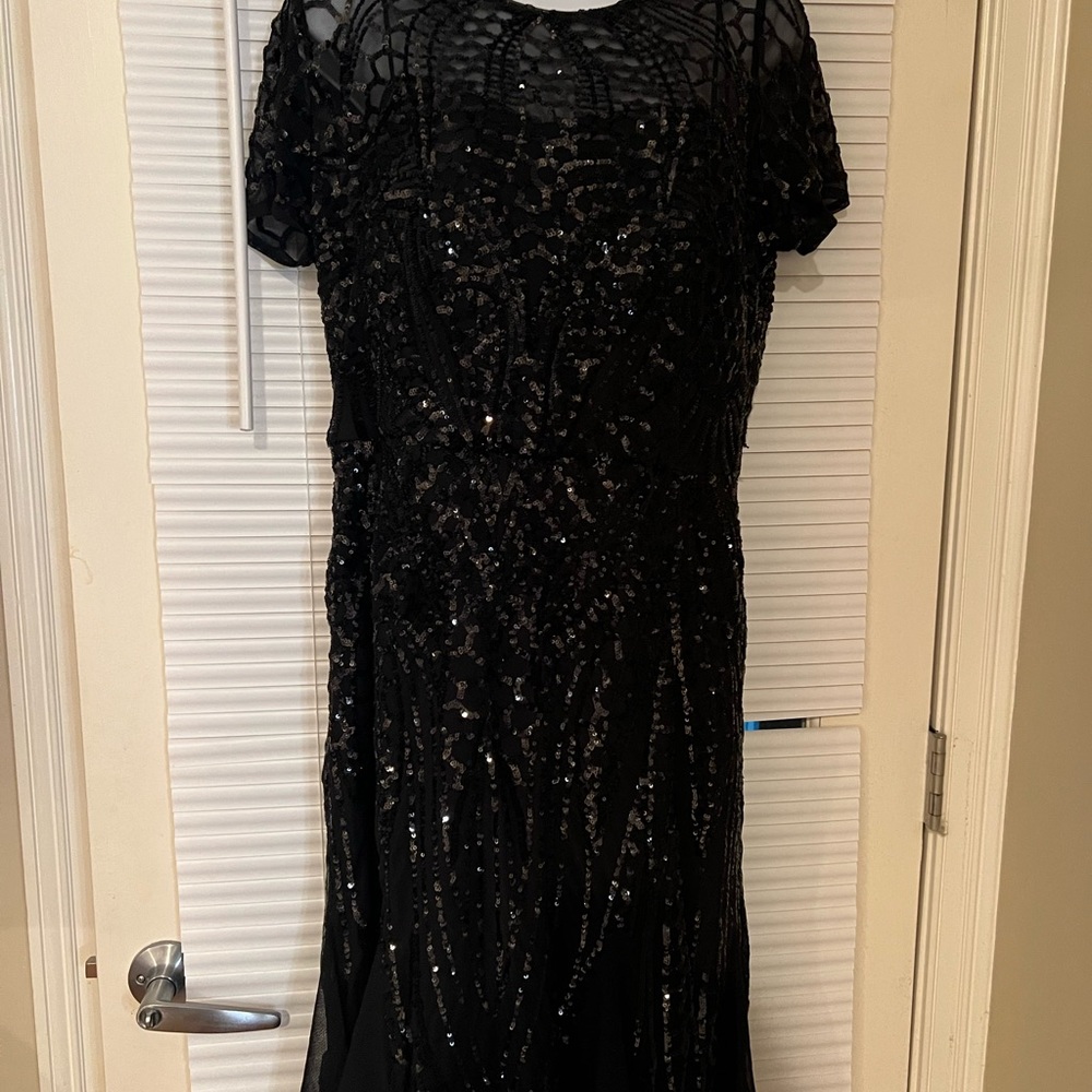 NWOT R&M Richards Women’s black sequin dress size 12